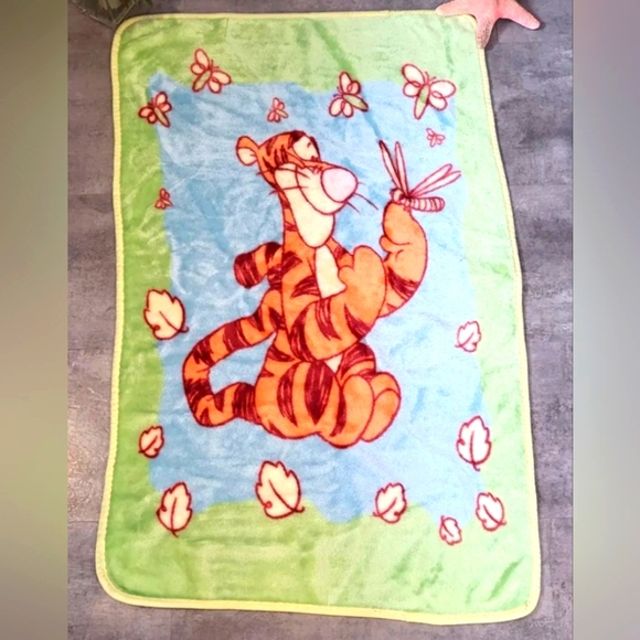 Vintage Disney Winnie The Pooh Tiger with Dragonfly Fleece Velour Baby Blanket - Picture 1 of 2